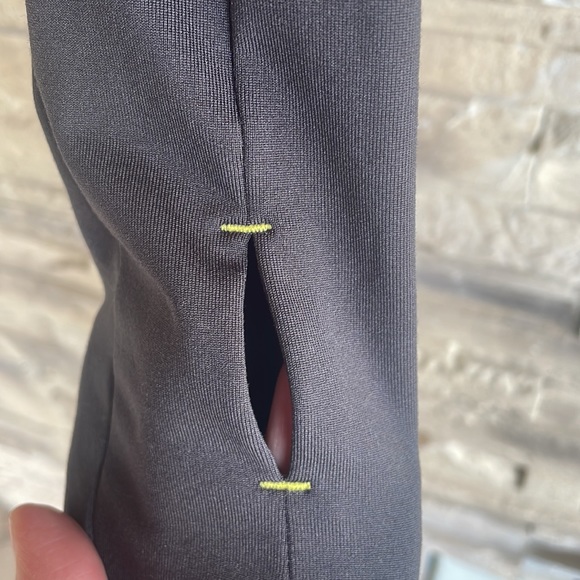 🖤FIRSTSTAR Women’s Black compression shirt - Picture 5 of 7